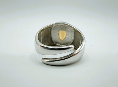 Zilveren unisex ring met gele steen, 22 mm.