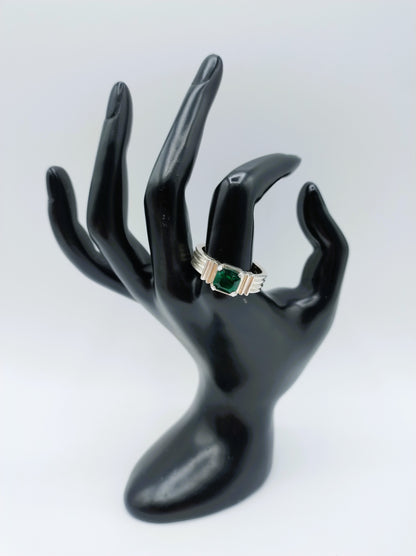 Zilveren herenring met groene steen (smaragd?) 22 mm