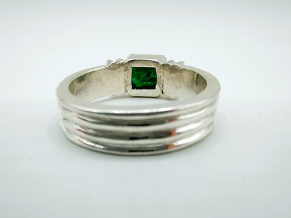 Zilveren herenring met groene steen (smaragd?) 22 mm