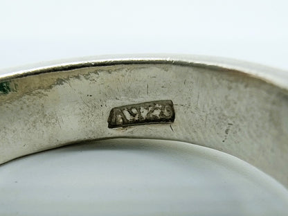 Zilveren herenring met groene steen (smaragd?) 22 mm