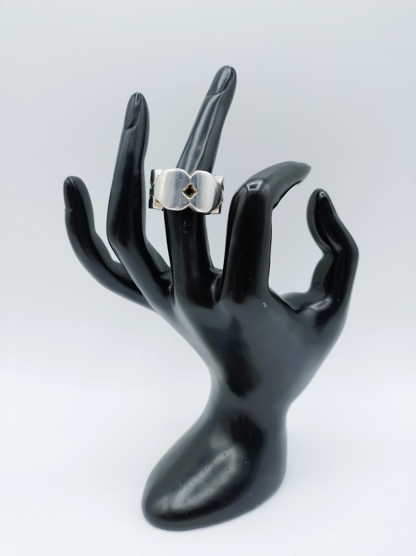 Heavy and robust silver OTAZU ring, 19 mm