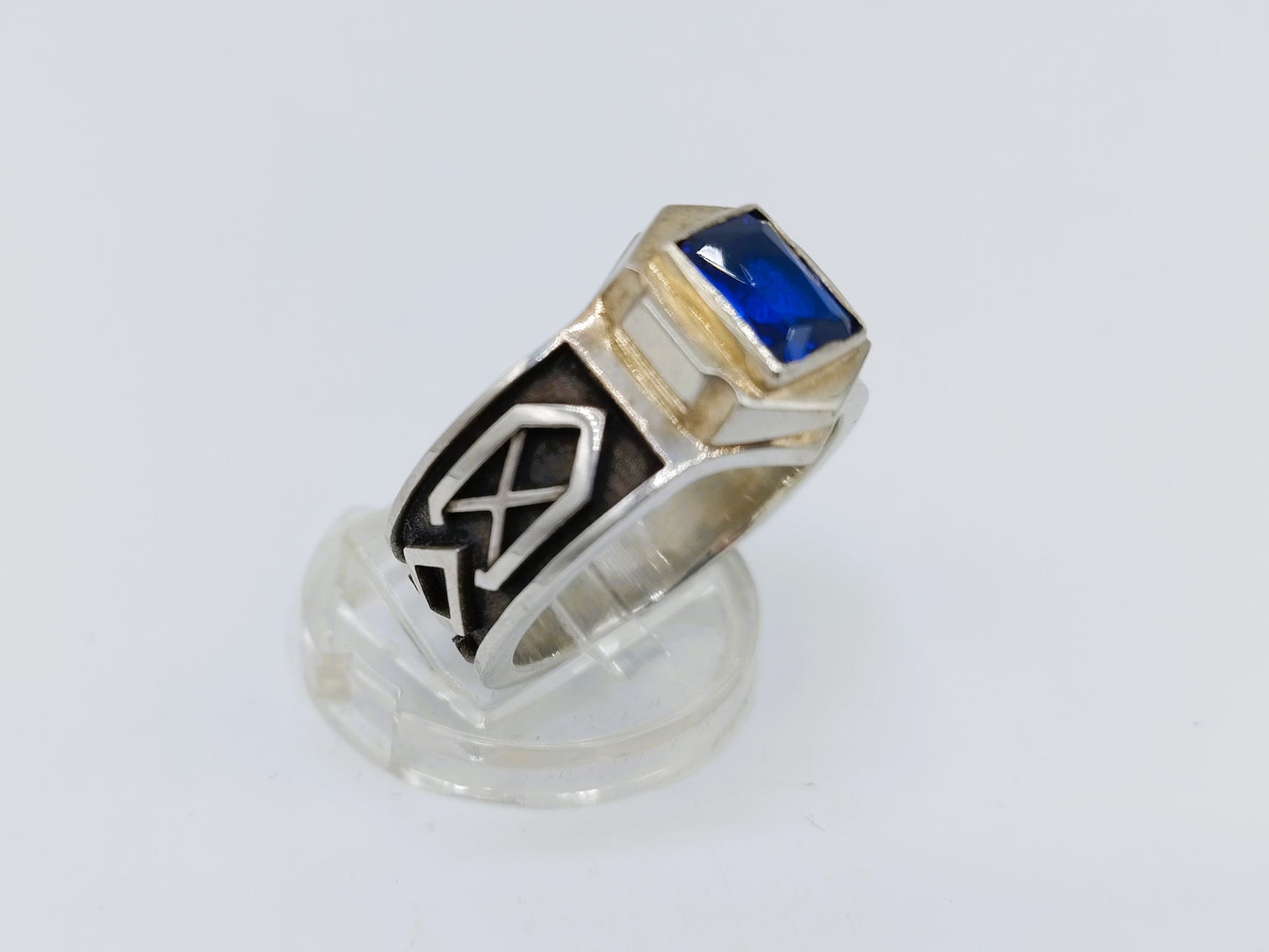 Zilveren dwerg ring met blauwe steen (saffier?), 21 mm