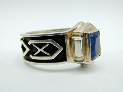 Zilveren dwerg ring met blauwe steen (saffier?), 21 mm