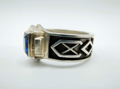 Zilveren dwerg ring met blauwe steen (saffier?), 21 mm