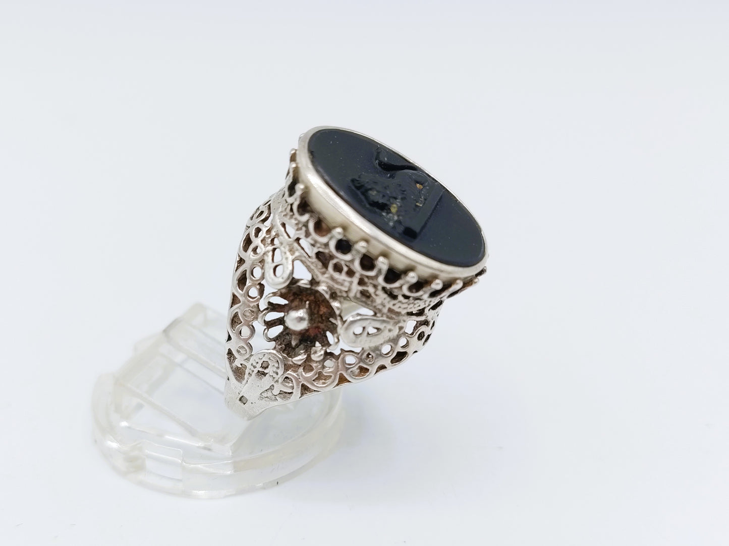 Zilveren trompet ring met leeuw in onyx, 18 mm