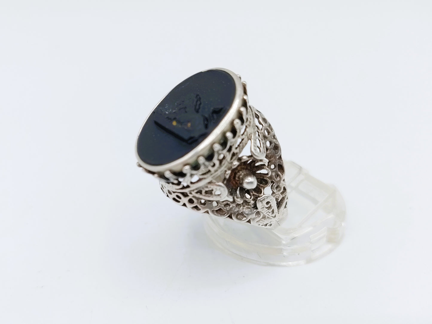 Zilveren trompet ring met leeuw in onyx, 18 mm