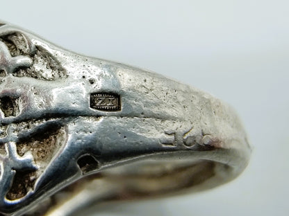 Zilveren trompet ring met leeuw in onyx, 18 mm