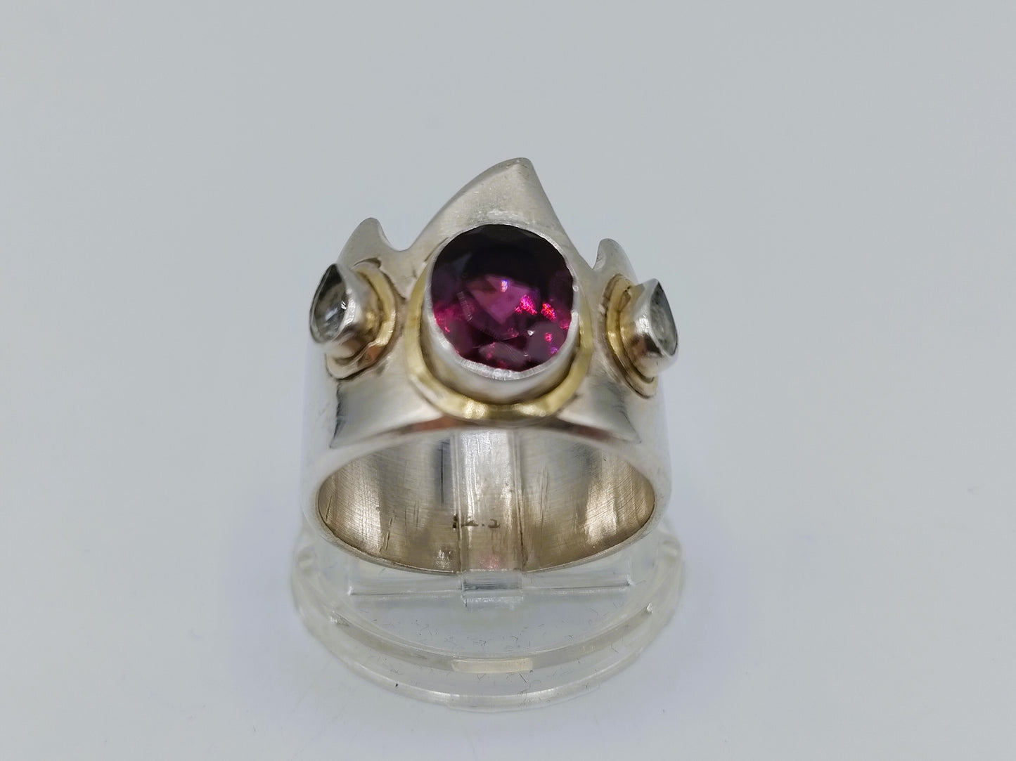 Zilveren kroon ring met amethist, 19 mm