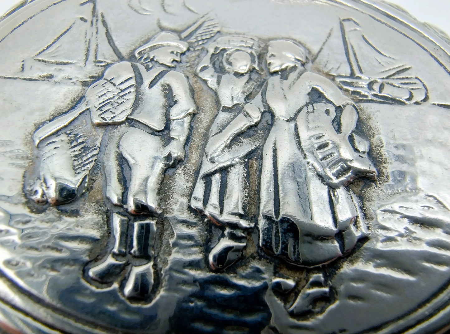 Silver pillbox with fishermen, 835