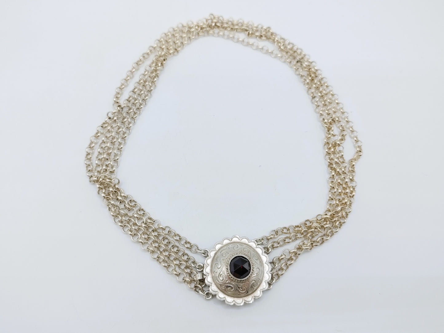 Silver chain with jasseron link on a silver clasp with garnet, 40 cm