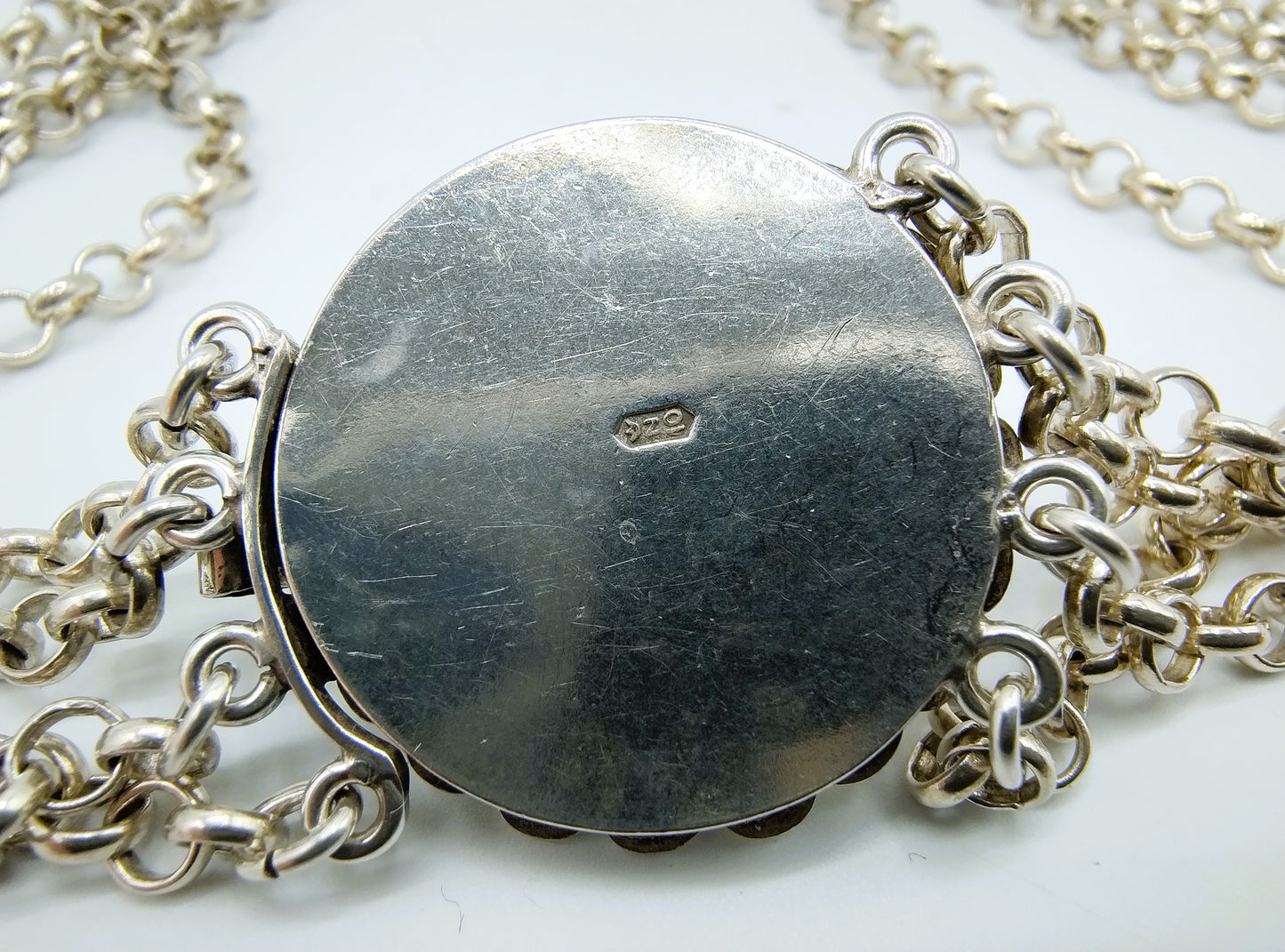 Silver chain with jasseron link on a silver clasp with garnet, 40 cm