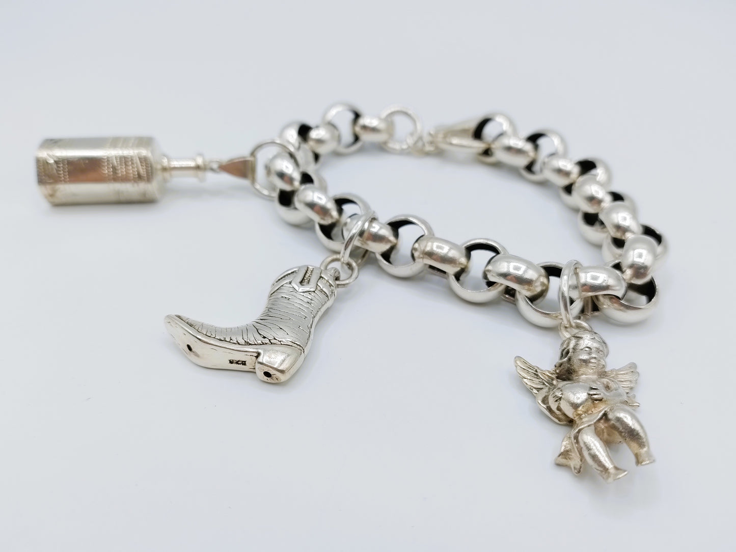 Robuuste armband met jasseron schakel en 3 bedels, 21,5 cm