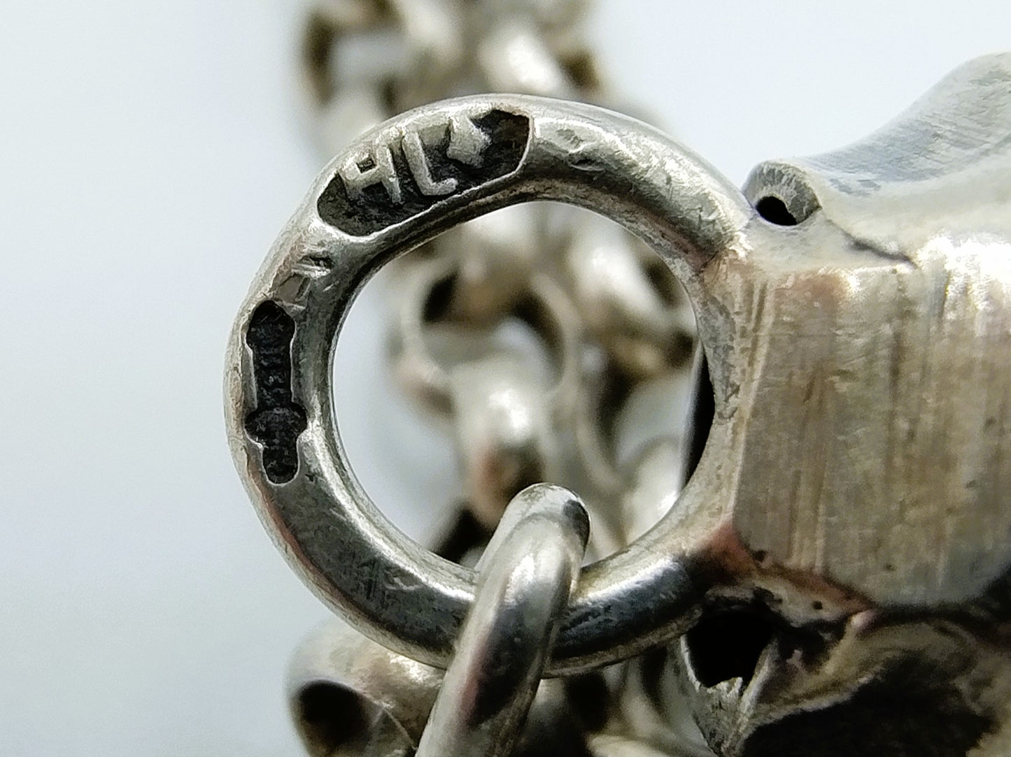 Zilveren jasseronketting met breipendoppen, H. Looren - de Jong, Schoonhoven