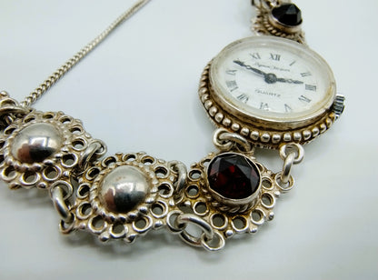 Zilveren dameshorloge met granaat, Byoux Jacques, 18 cm