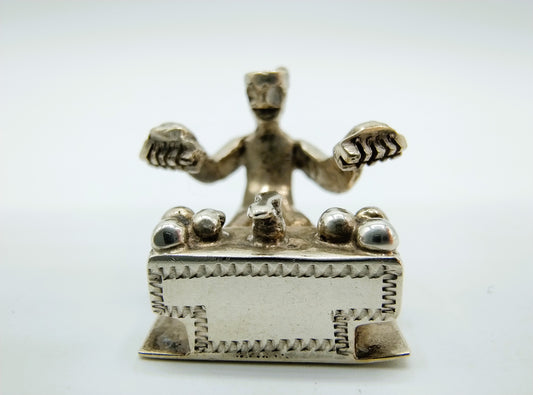 Zilveren miniatuur hanger / bedel, schoenenpoetser