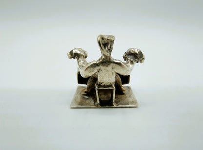 Zilveren miniatuur hanger / bedel, schoenenpoetser