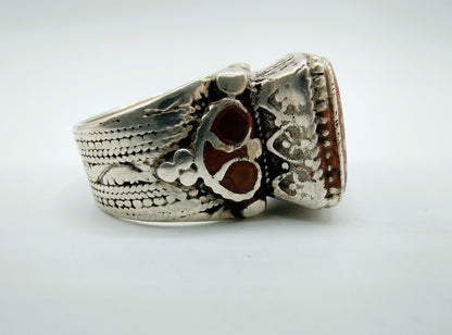 Zilveren intaglio ring met ram in agaat, 19.5 mm