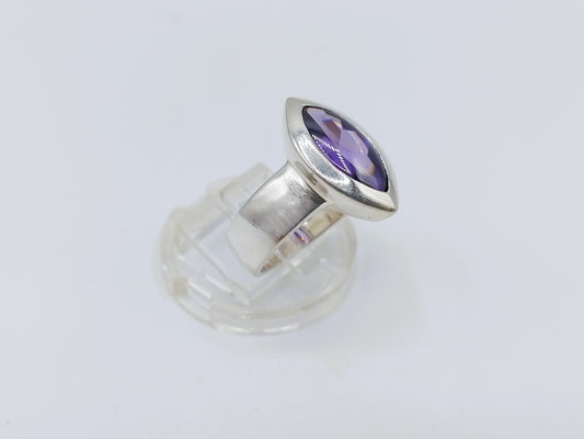 Zilveren ring met amethist, Amsterdam, 18 mm