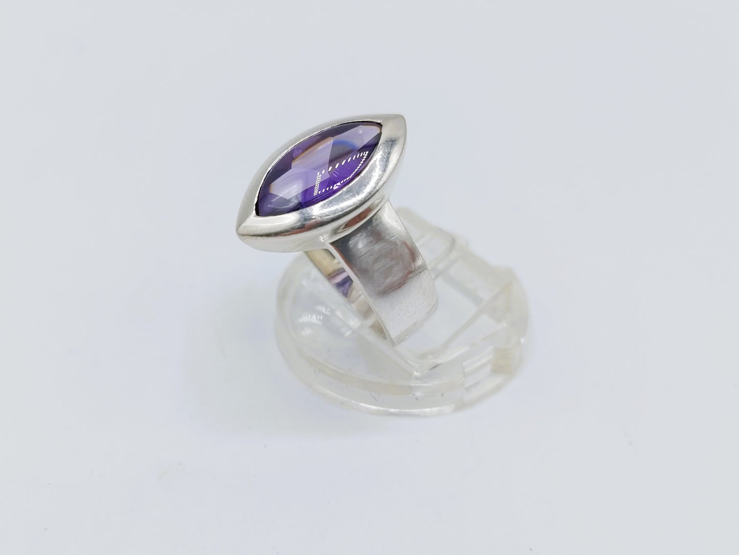 Zilveren ring met amethist, Amsterdam, 18 mm