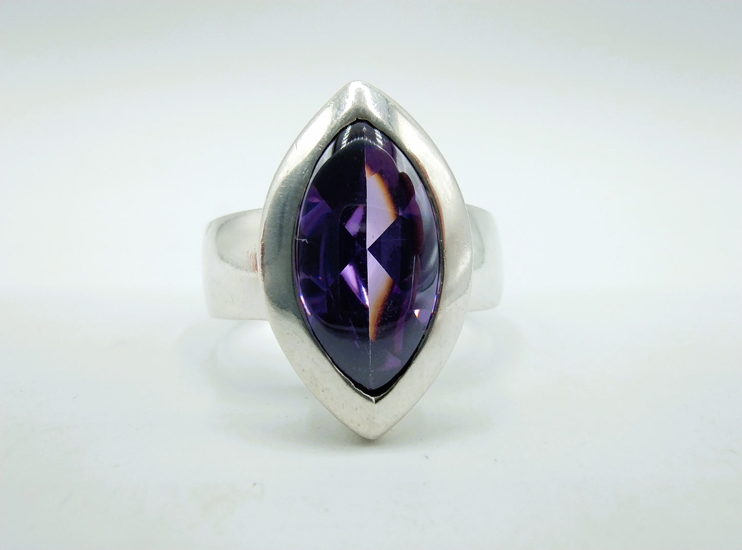 Zilveren ring met amethist, Amsterdam, 18 mm