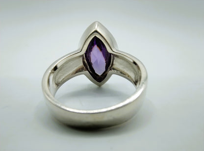 Zilveren ring met amethist, Amsterdam, 18 mm