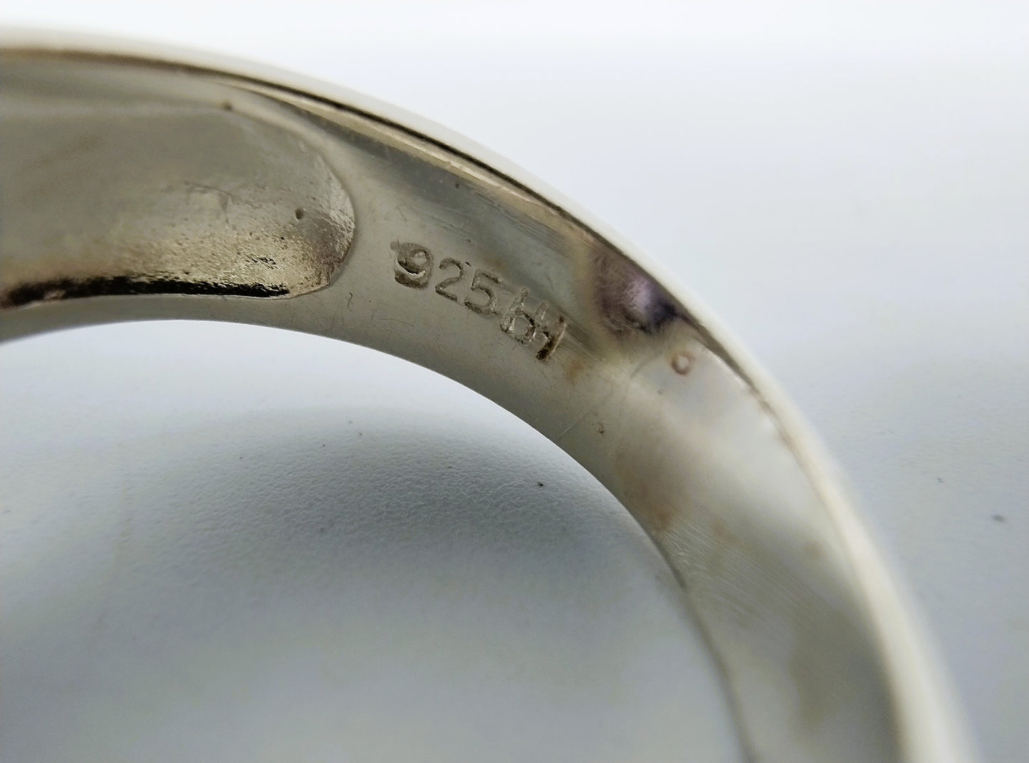Zilveren ring met amethist, Amsterdam, 18 mm