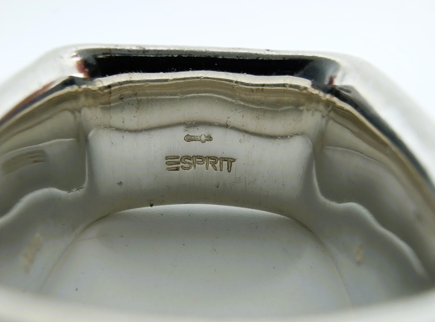 Zware zilveren Esprit ring met onyx, 19 mm