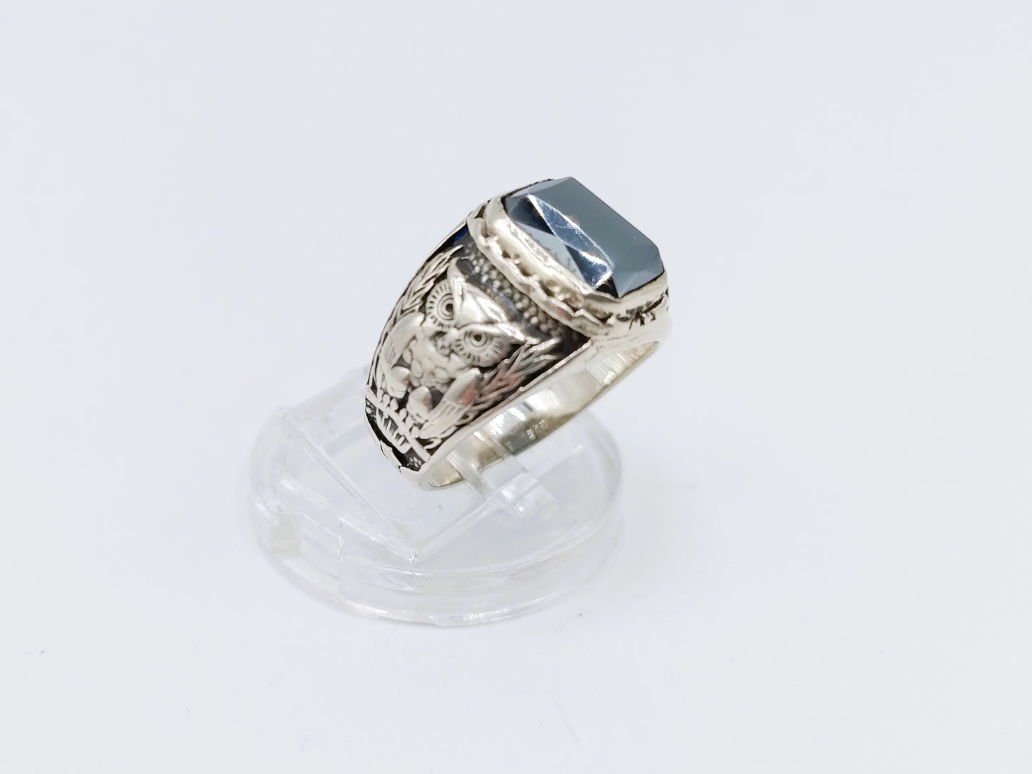Zilveren ring met uil en hematiet, 18 mm