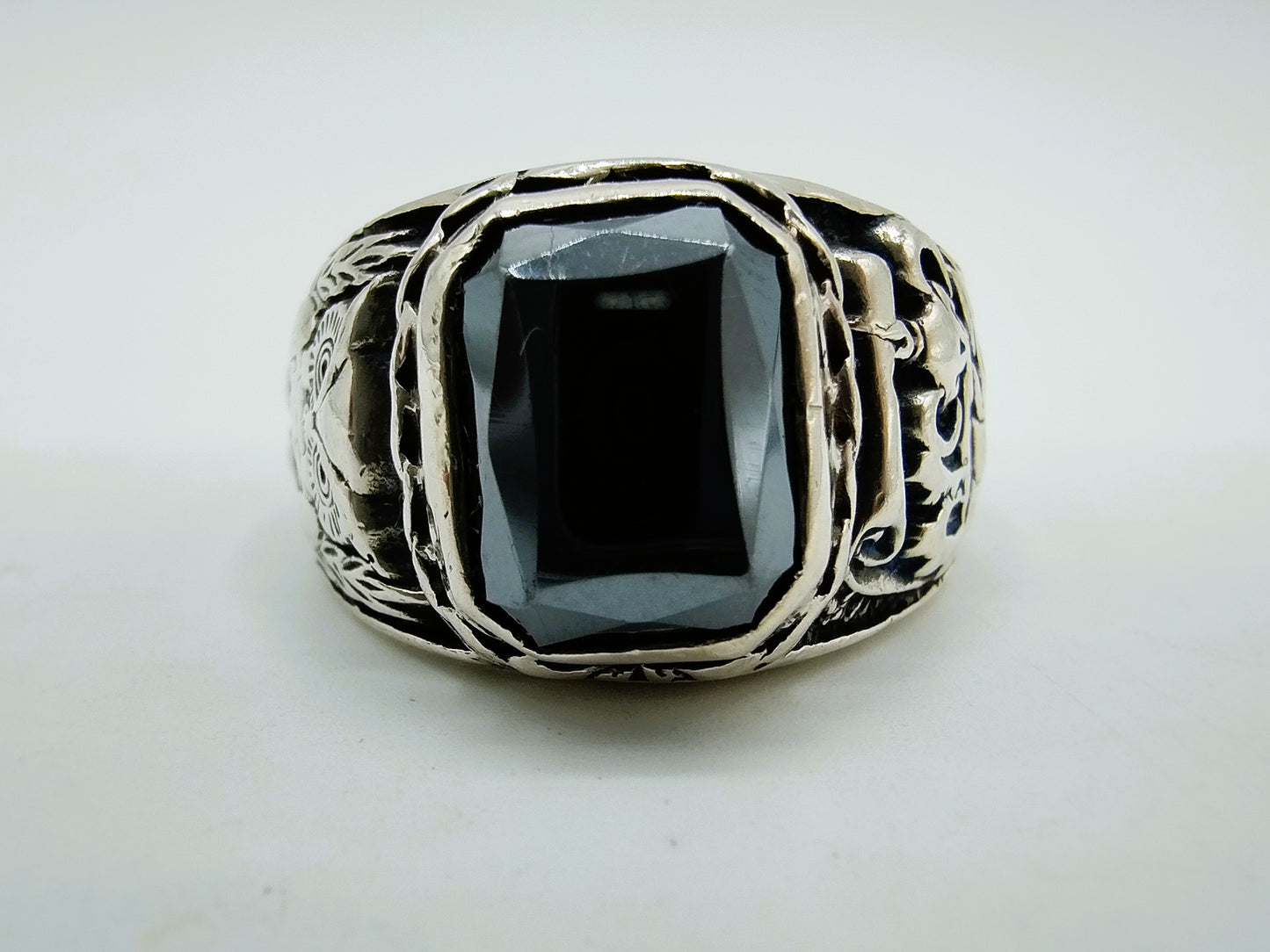 Zilveren ring met uil en hematiet, 18 mm