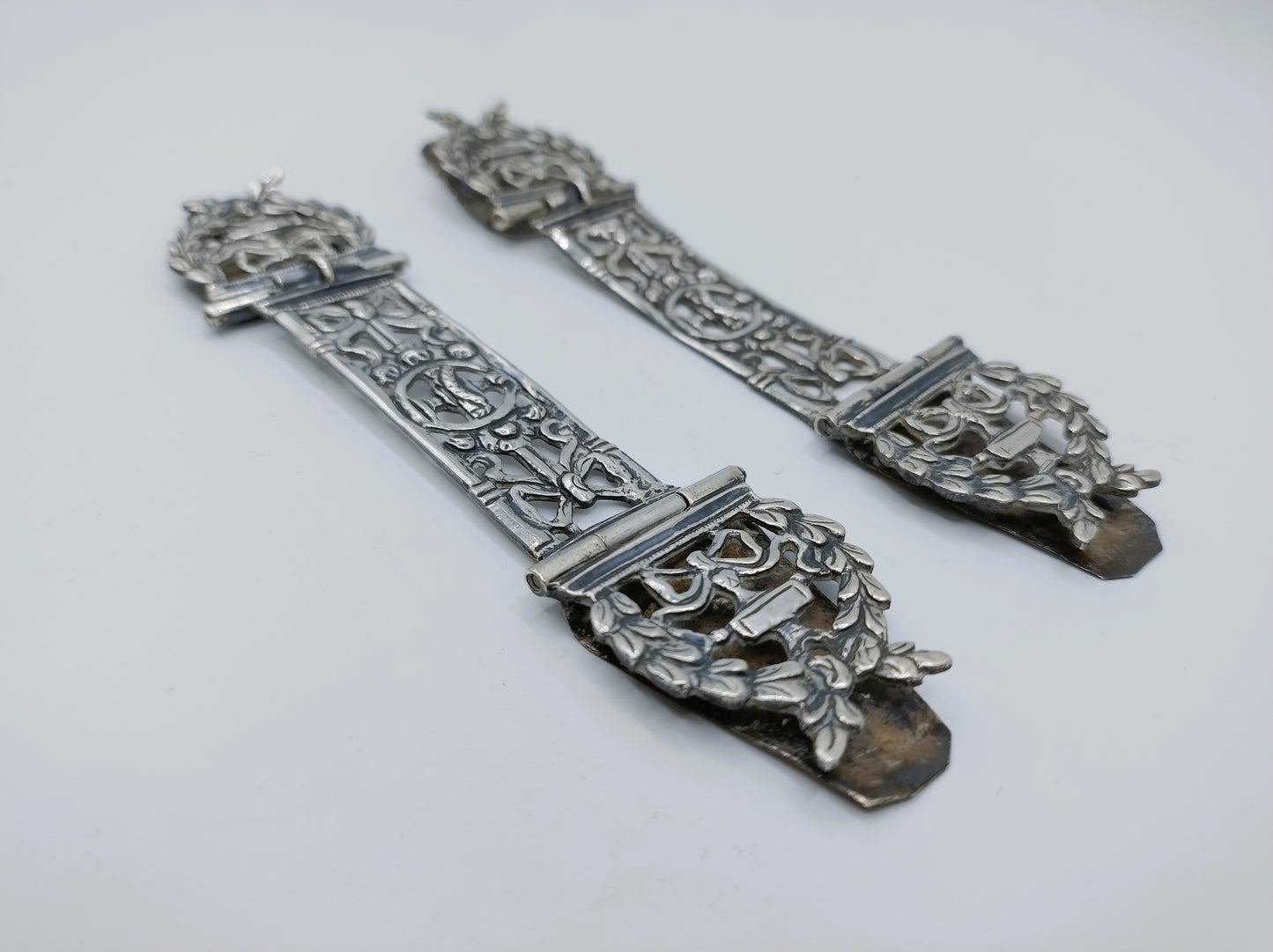 2 Zilveren Bijbelsloten, Empire, J. van der Geest, Almenum, 1805