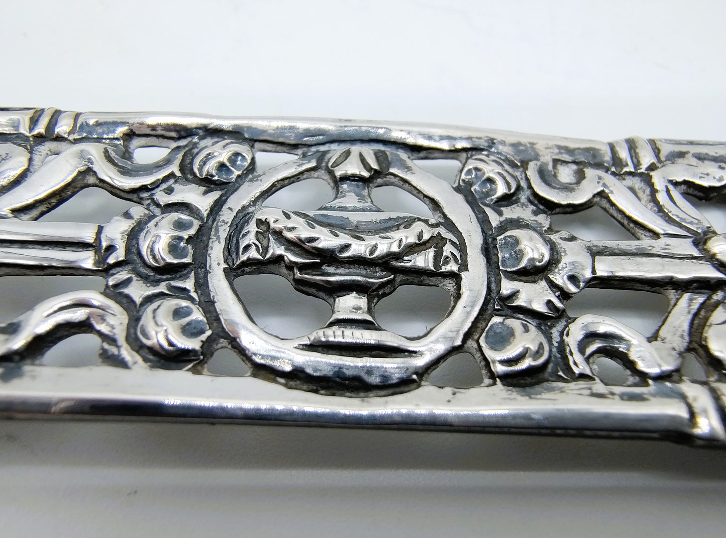 2 Zilveren Bijbelsloten, Empire, J. van der Geest, Almenum, 1805