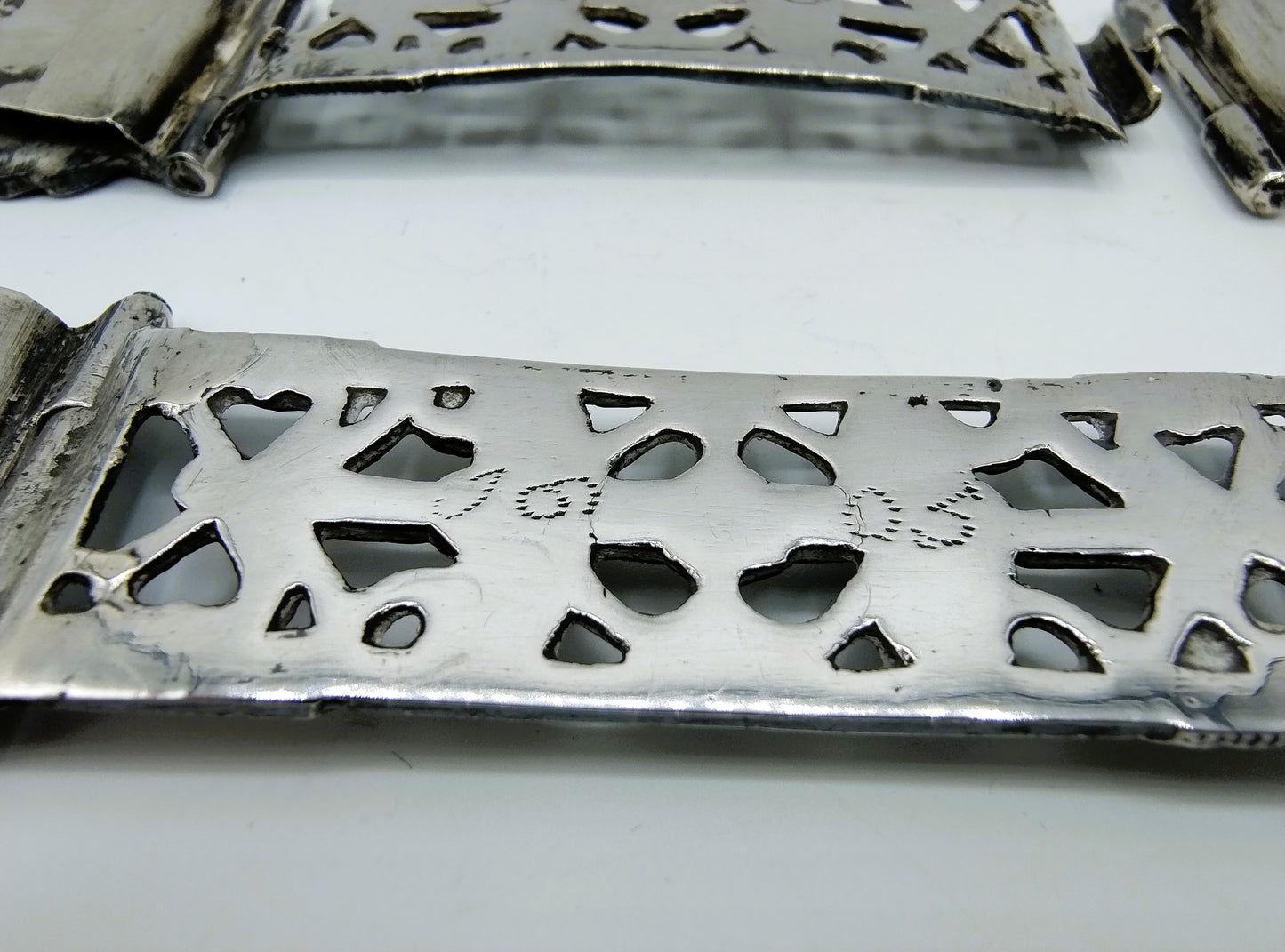 2 Zilveren Bijbelsloten, Empire, J. van der Geest, Almenum, 1805