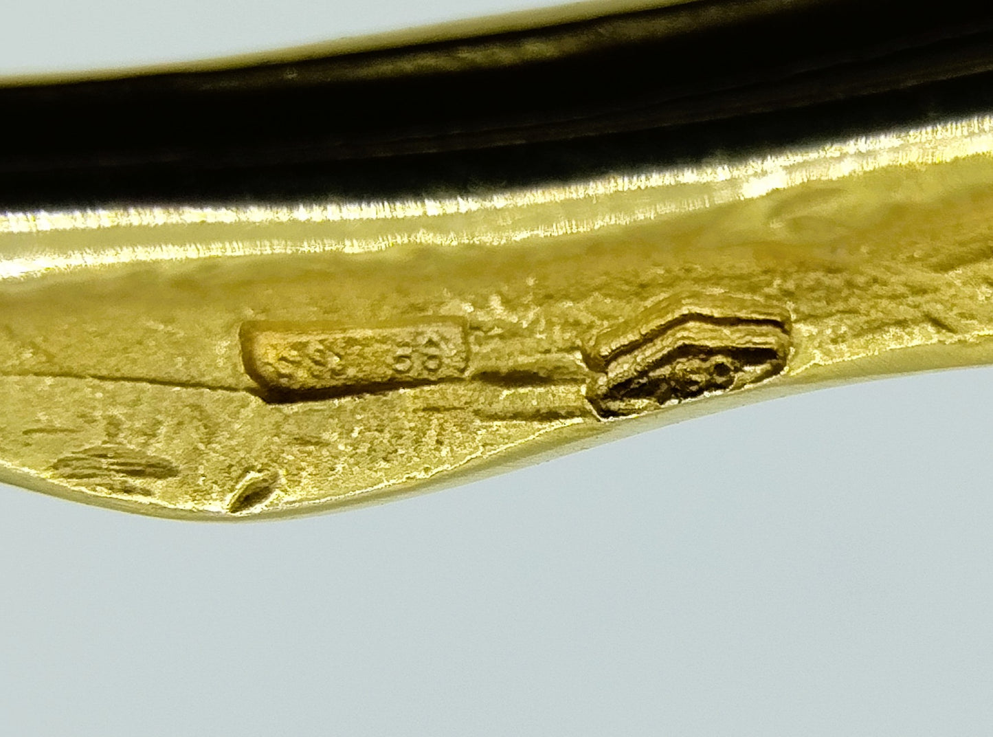 18 Karaats gouden design kruis hanger