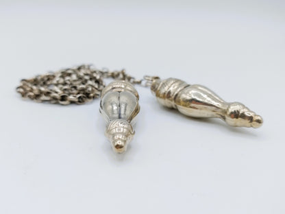 Silver chain necklace with knitting needle caps, H. Looren - de Jong, Schoonhoven