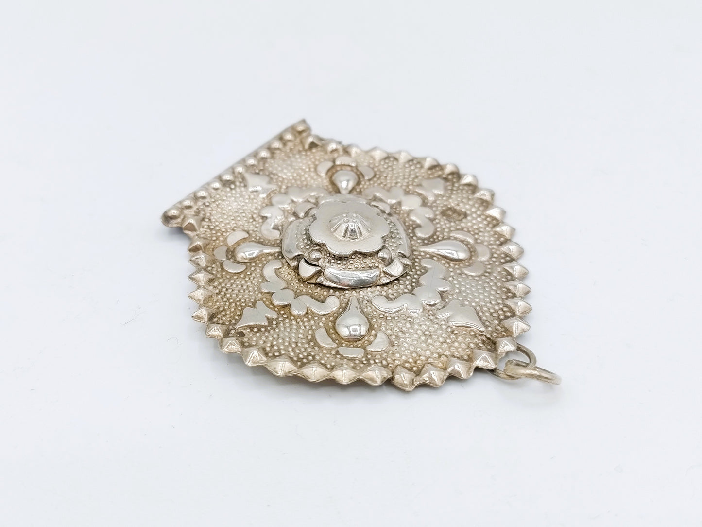 Silver brooch made from a book piece, AG Kijlstra, Drachten, 19th century