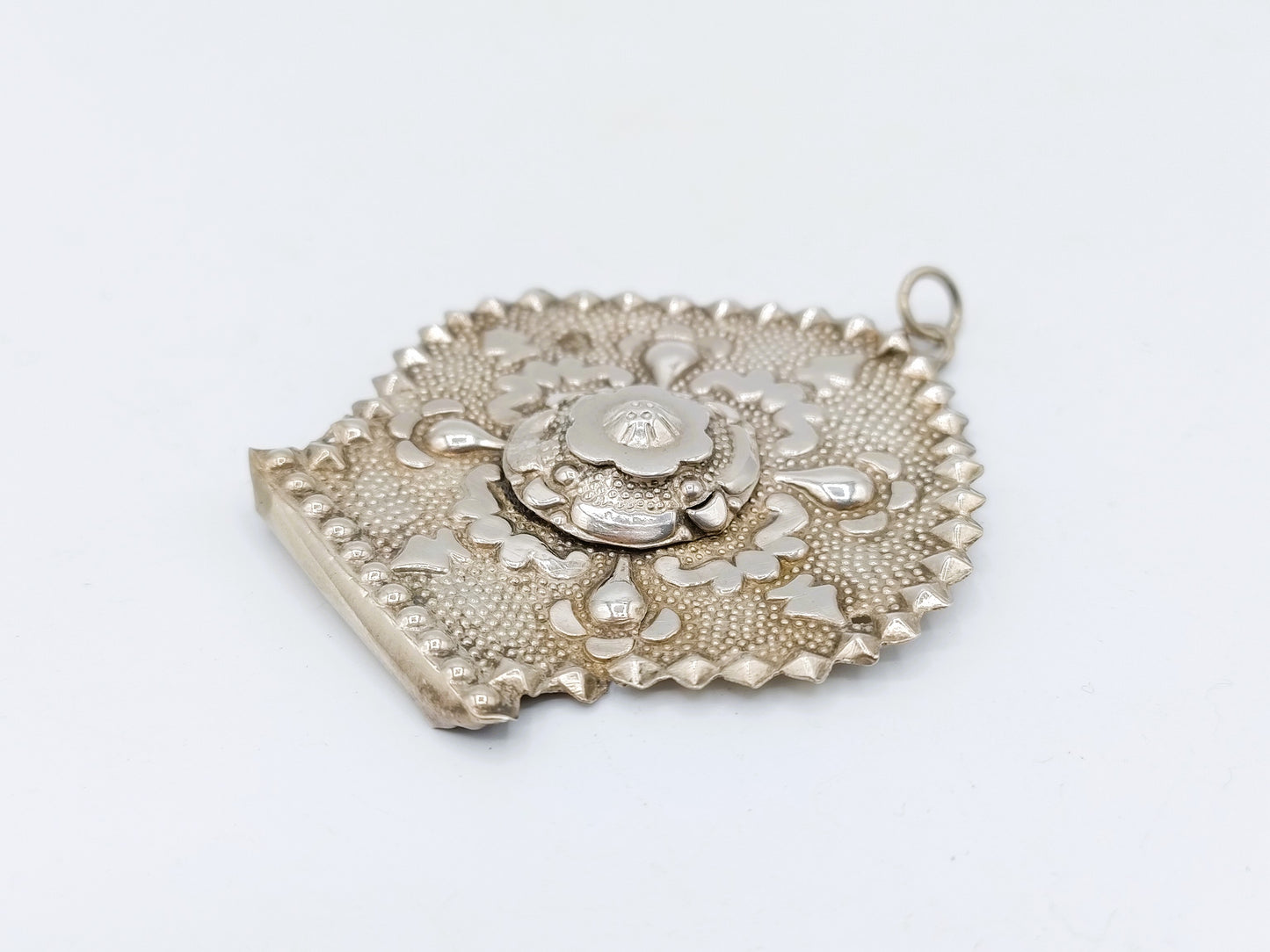 Silver brooch made from a book piece, AG Kijlstra, Drachten, 19th century