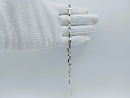 Silberne Halskette mit verschiedenen Zirkonia, 44 cm