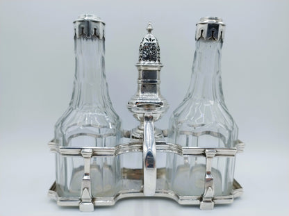 Zilveren olie- en azijnstel incl. strooibus, J. Logerath I, Den Haag, 1737