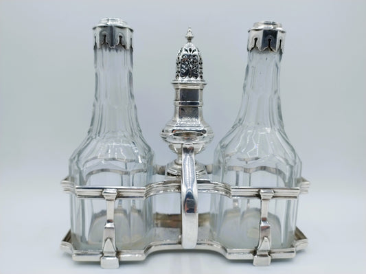 Zilveren olie- en azijnstel incl. strooibus, J. Logerath I, Den Haag, 1737