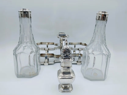 Zilveren olie- en azijnstel incl. strooibus, J. Logerath I, Den Haag, 1737