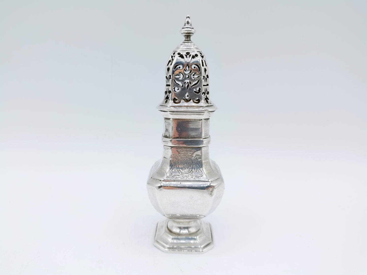 Zilveren olie- en azijnstel incl. strooibus, J. Logerath I, Den Haag, 1737