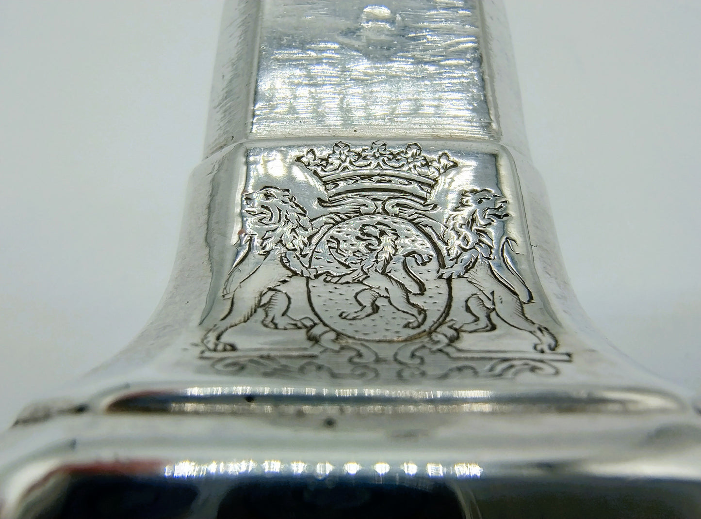 Zilveren olie- en azijnstel incl. strooibus, J. Logerath I, Den Haag, 1737