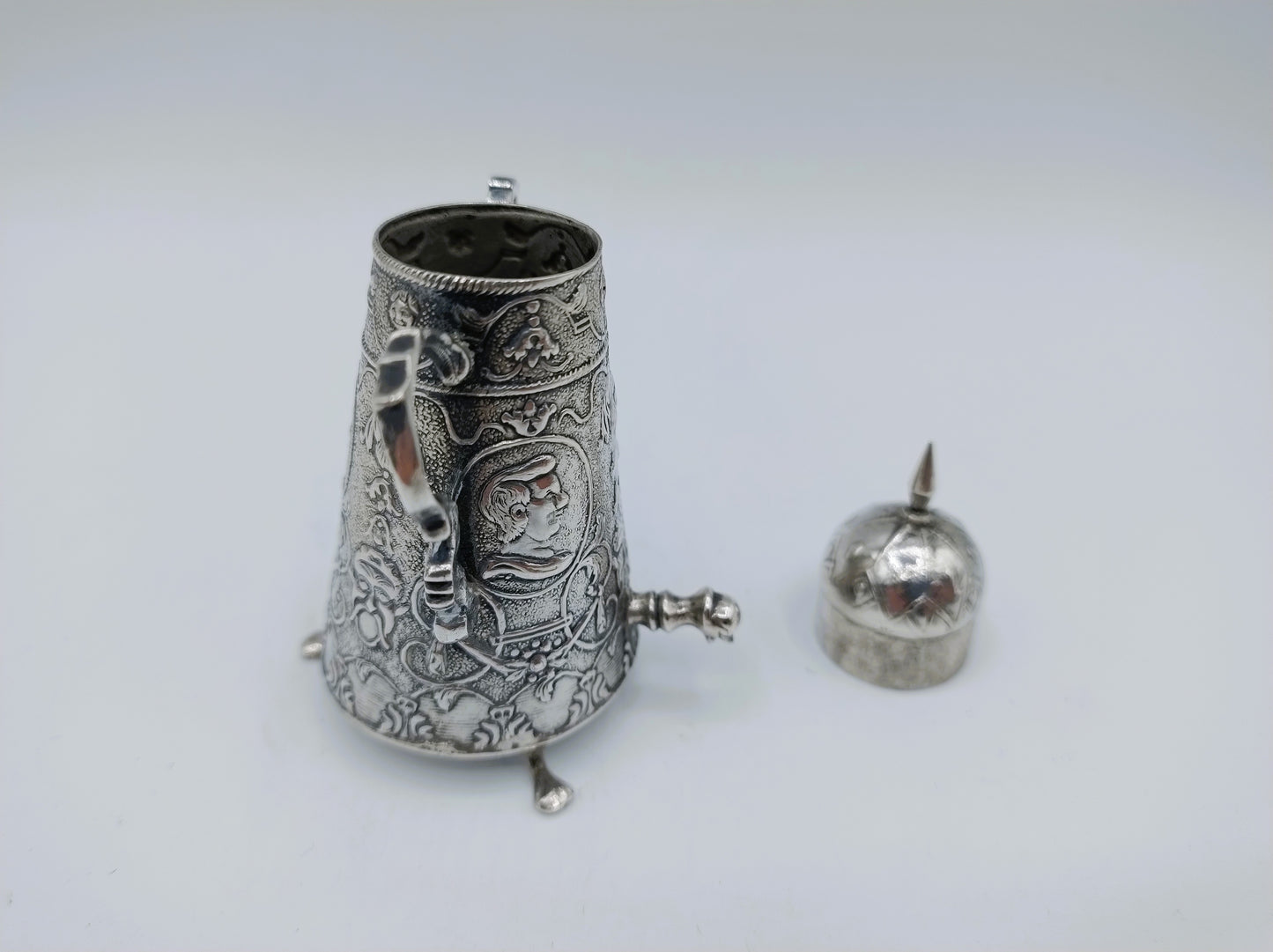 Zilveren miniatuur koffiekan, Nederland, 45g