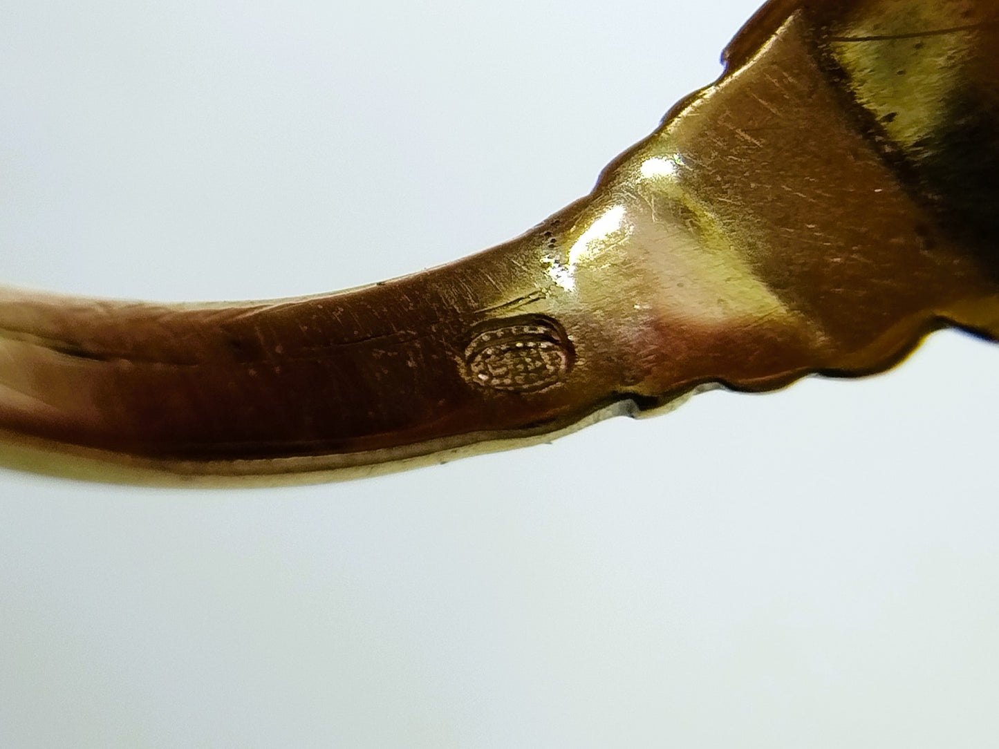 Gouden ring met granaten, 20 mm