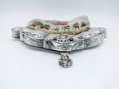 Silberner Geldbörsenverschluss mit Perlenbeutel, W. Deves, Meppel, 1826