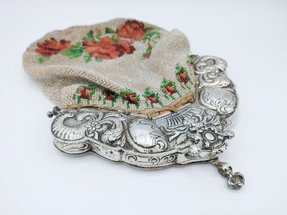 Silberner Geldbörsenverschluss mit Perlenbeutel, W. Deves, Meppel, 1826