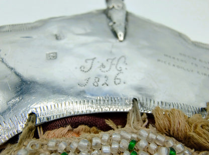 Silberner Geldbörsenverschluss mit Perlenbeutel, W. Deves, Meppel, 1826