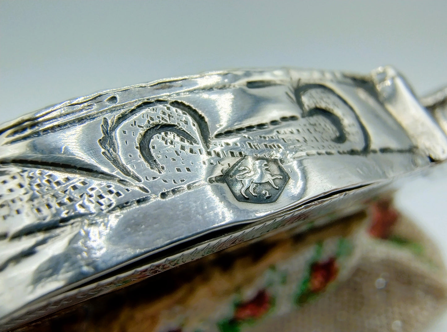 Silberner Geldbörsenverschluss mit Perlenbeutel, W. Deves, Meppel, 1826