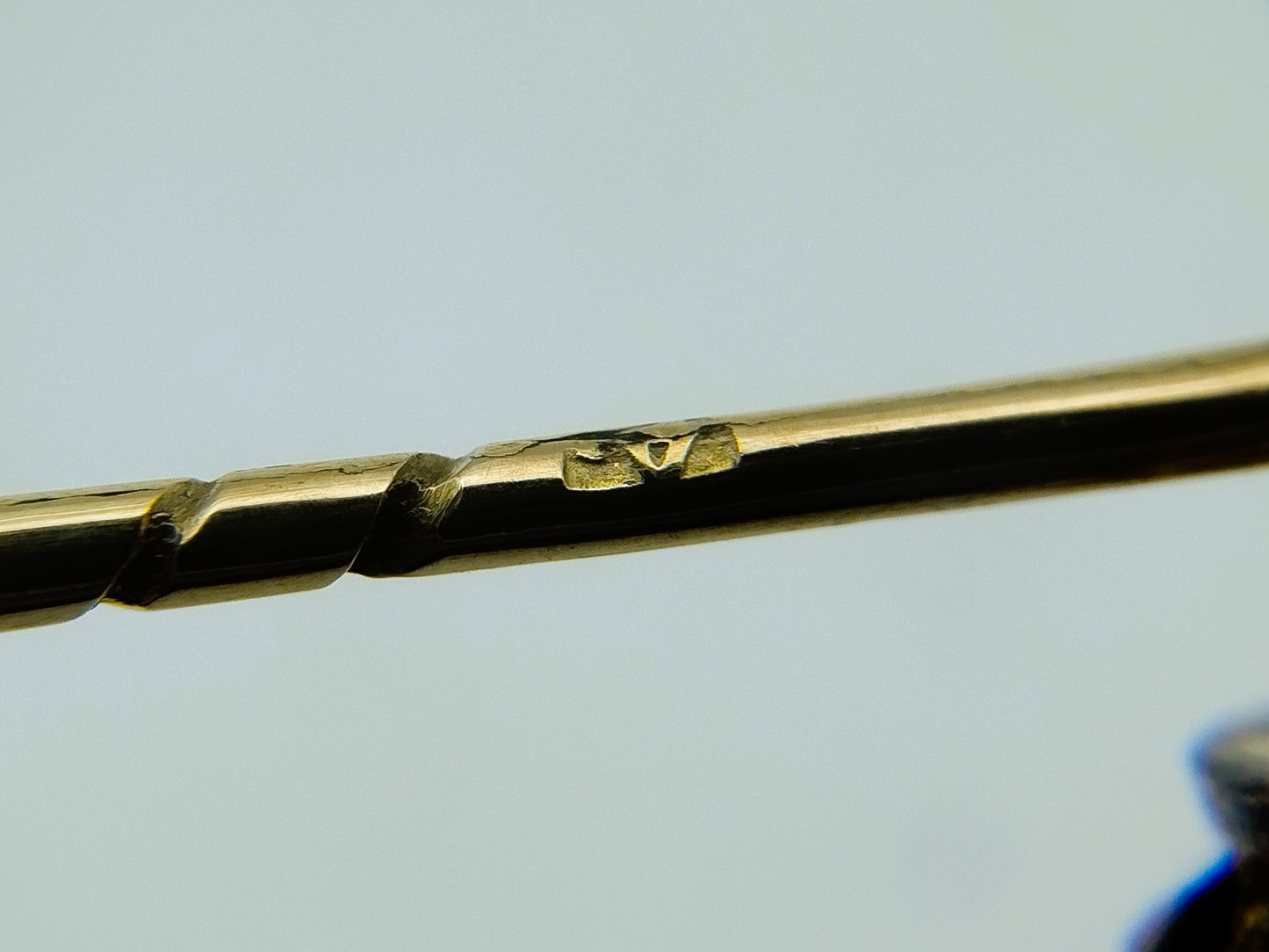 Gold tie or lapel pin with rose diamond