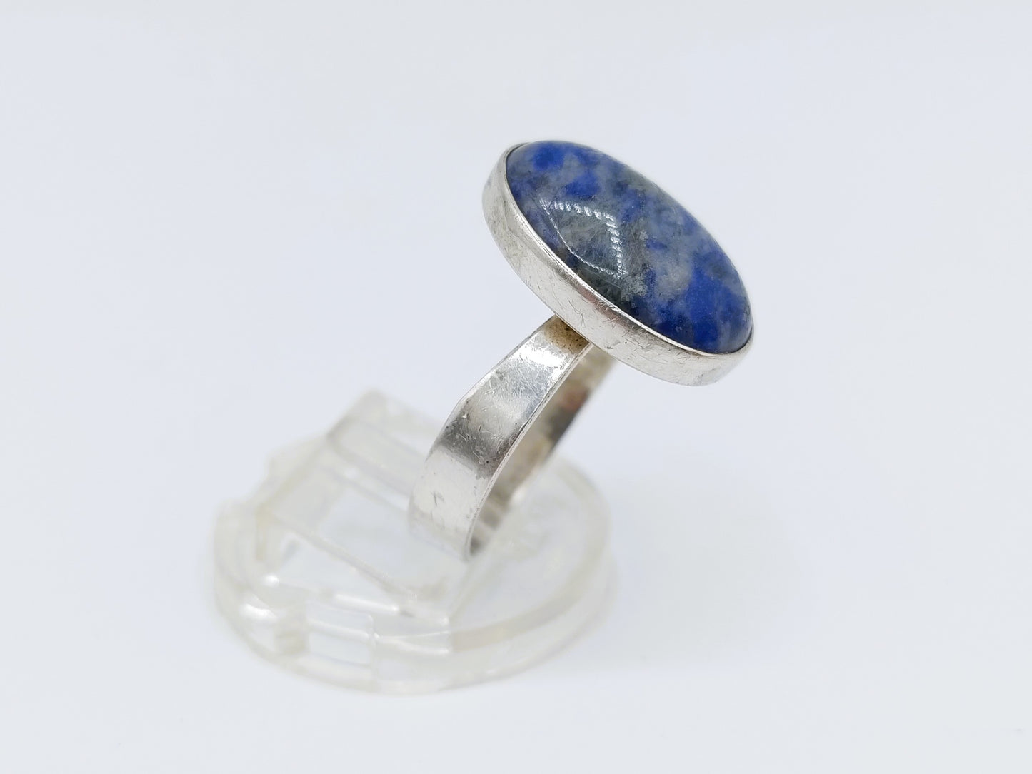 Zilveren ring met blauwe kleursteen, universele maat